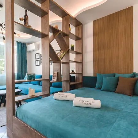 орфеевите песни בית הארחה *